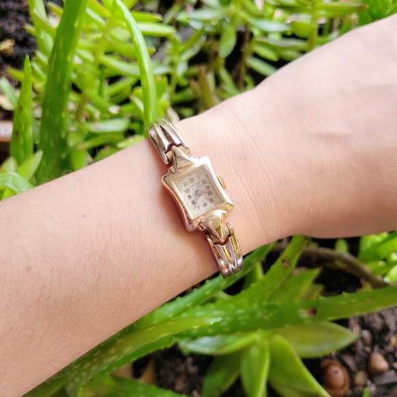 Vintage Ristlex 15 Rubis Dainty Rose Gold Watch main image 6